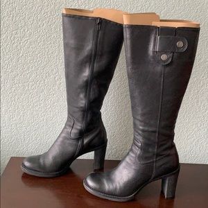 Black leather Gianni Bini knee high boots